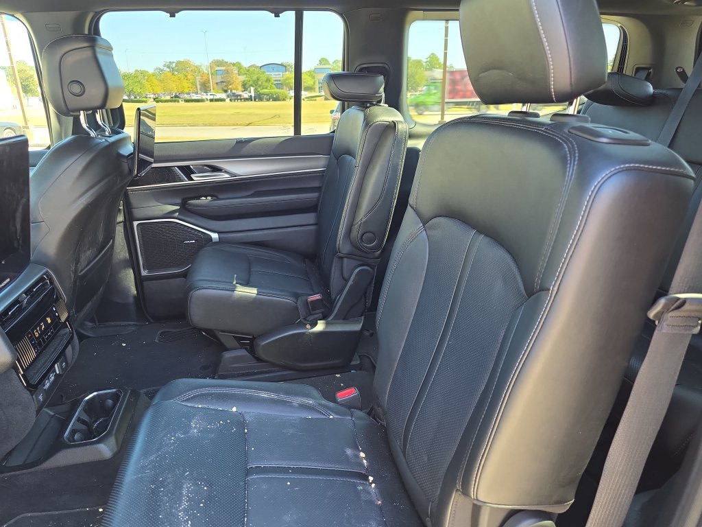 Used 2023 Jeep Wagoneer Series II RWD image 19