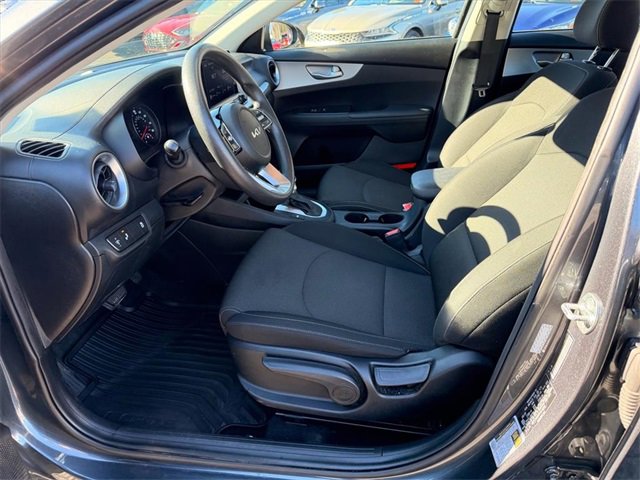 Used 2023 Kia Forte LXS w/ LXS Technology Package image 7