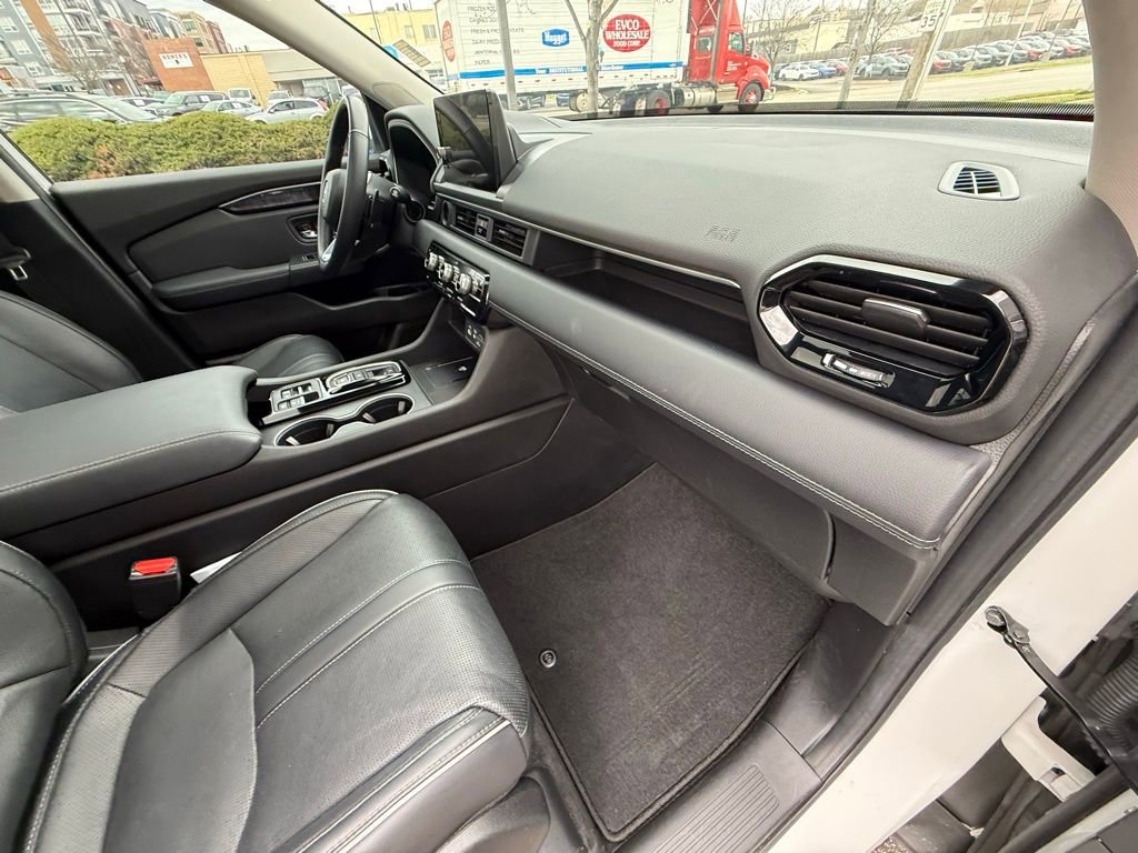 Used 2023 Honda Pilot Elite image 47