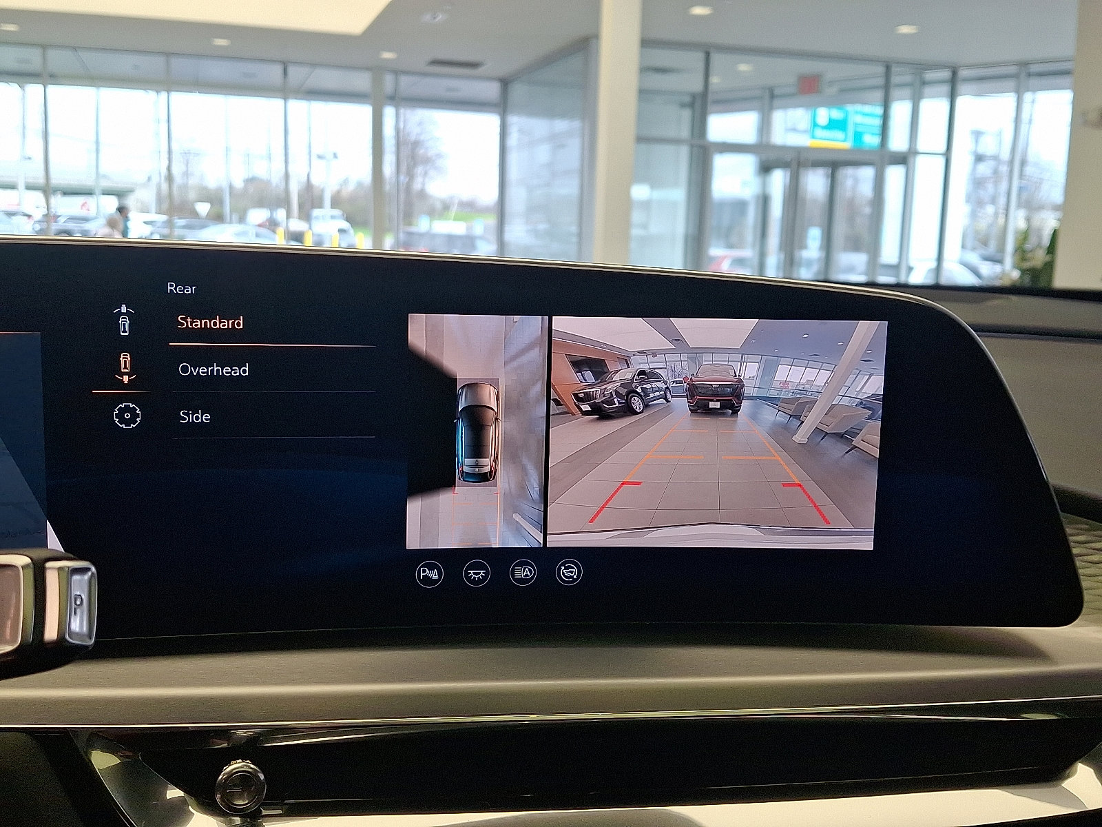 Used 2025 Cadillac Lyriq Luxury AWD/4WD image 19