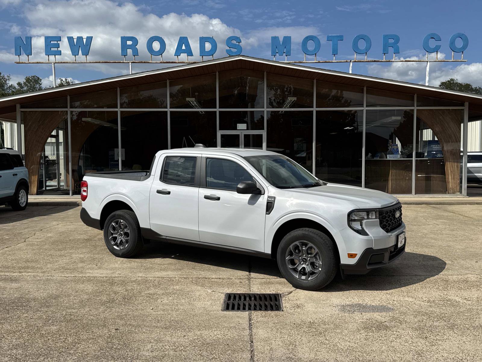 New 2025 Ford Maverick XLT w/ Equipment Group 302A