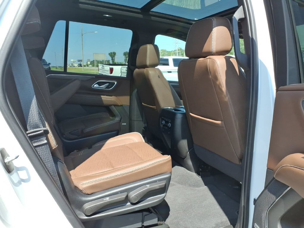 Used 2023 Chevrolet Tahoe High Country AWD/4WD image 13