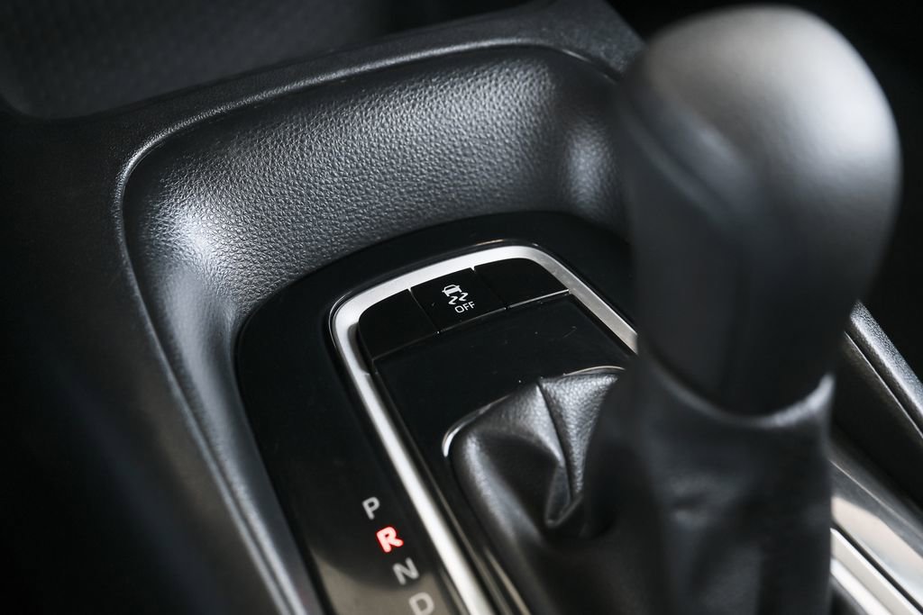 Used 2020 Toyota Corolla LE w/ Carpet Mat Package (TMS) FWD image 30