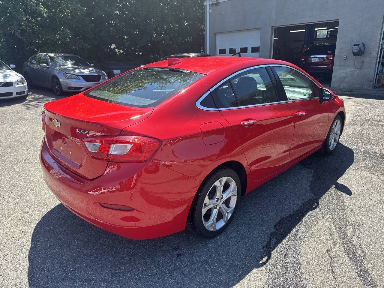 Used 2017 Chevrolet Cruze Premier FWD image 8