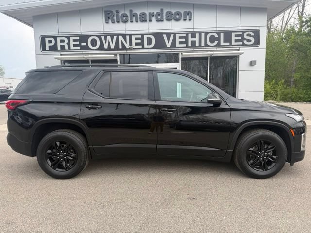 Used 2023 Chevrolet Traverse LT w/ Midnight/Sport Edition AWD/4WD image 2