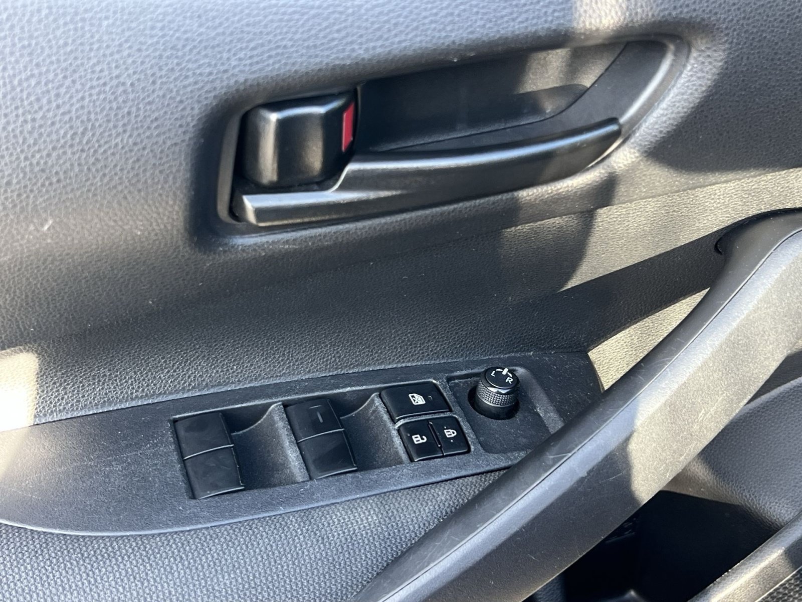 Used 2024 Toyota Corolla LE FWD image 14