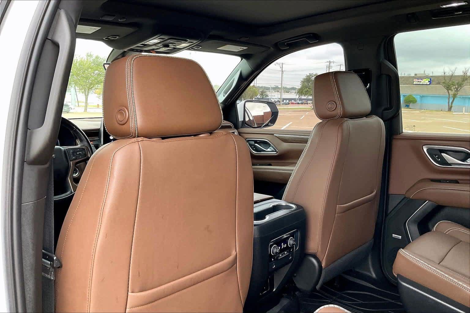 Used 2022 Chevrolet Tahoe High Country AWD/4WD image 12