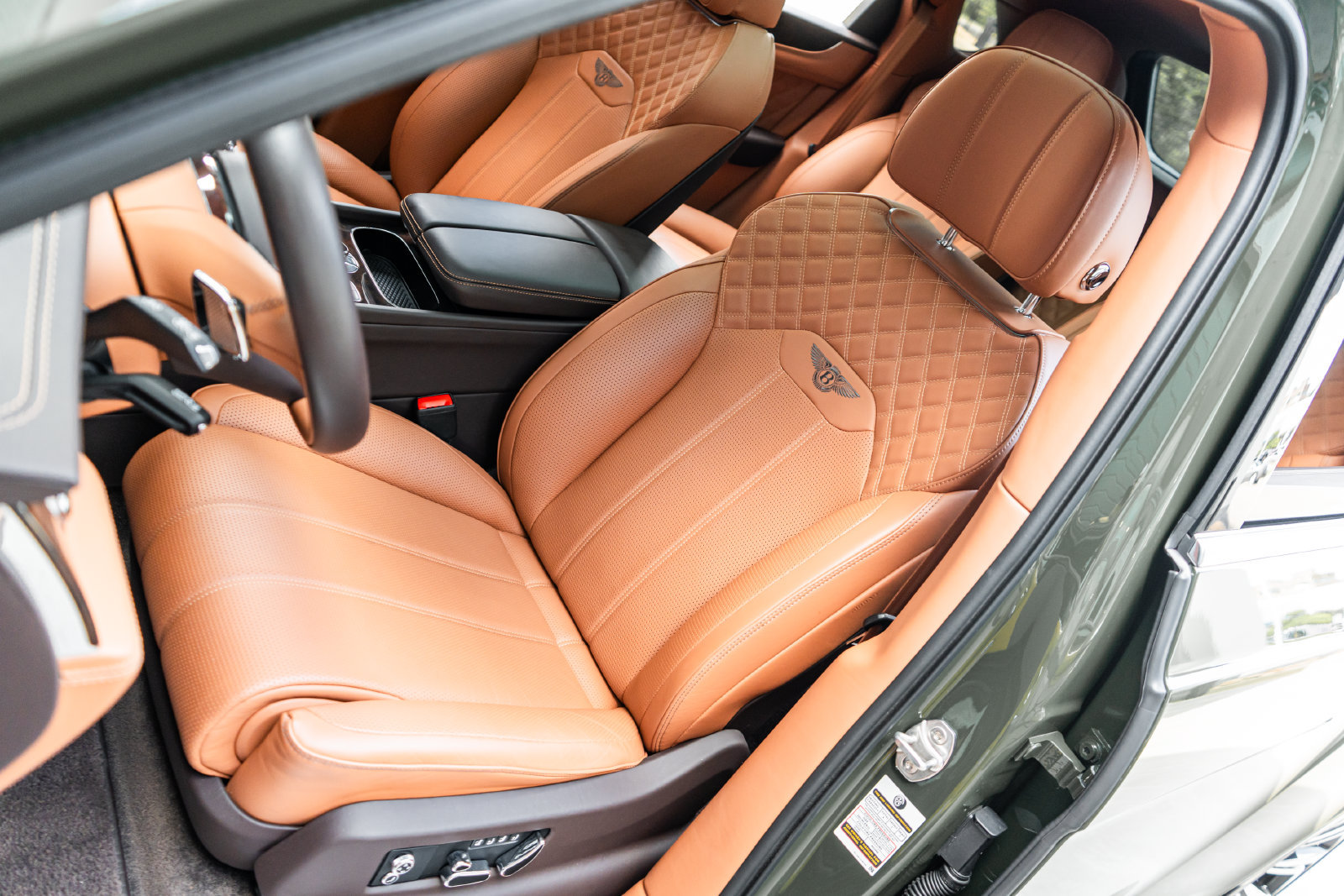 Certified 2022 Bentley Bentayga AWD/4WD image 26