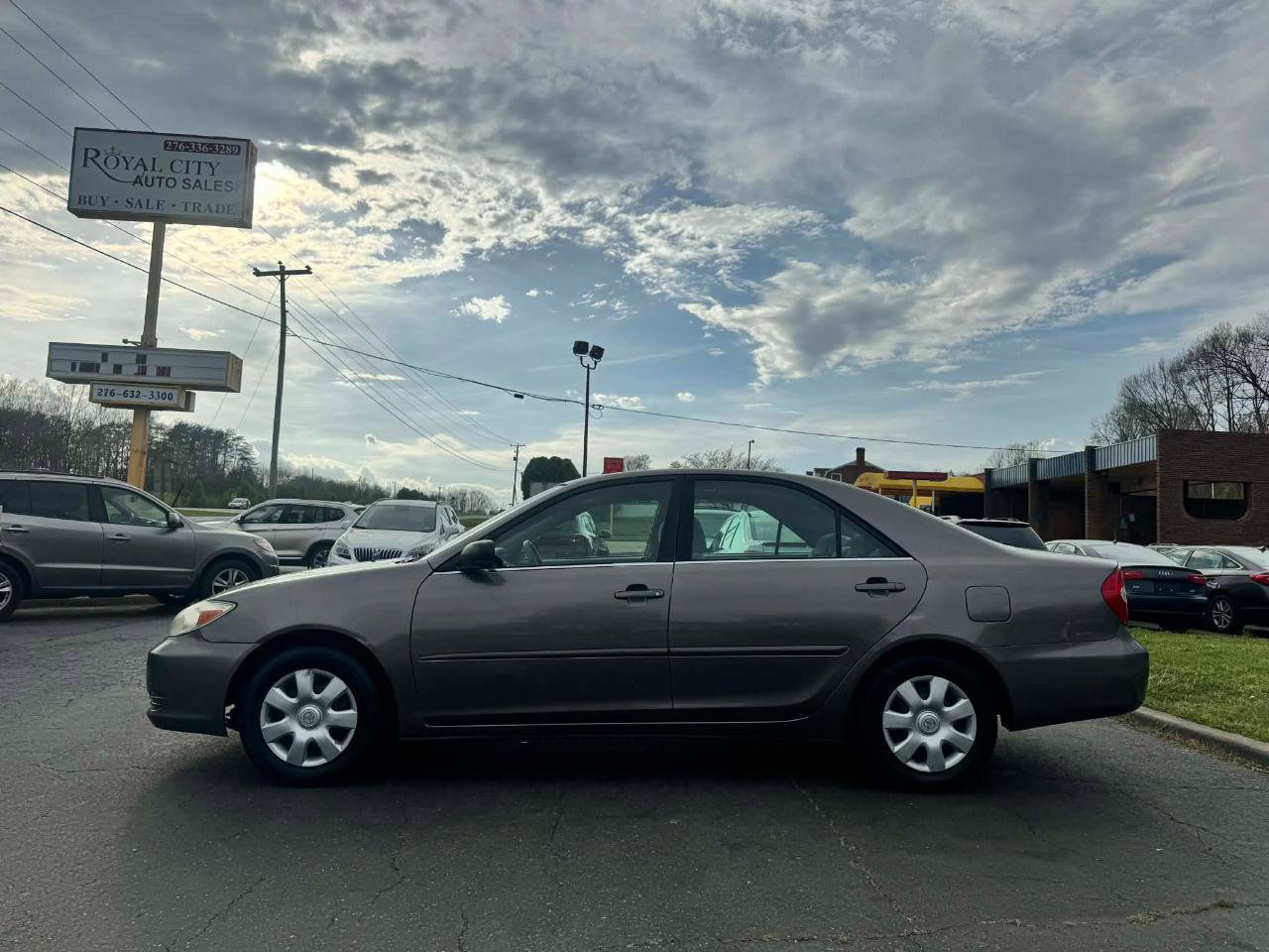 Used 2002 Toyota Camry LE FWD image 8