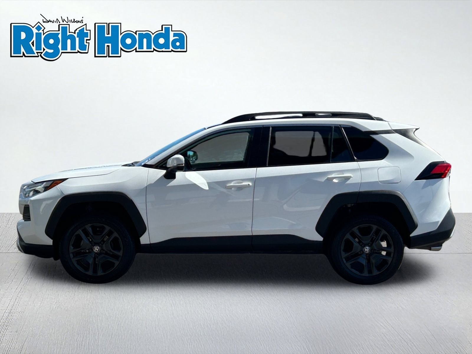 Used 2024 Toyota RAV4 Adventure AWD/4WD image 3