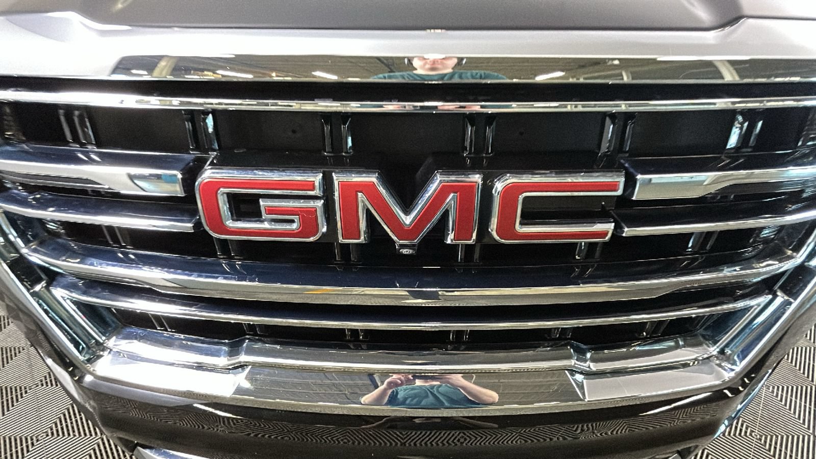 Used 2024 GMC Yukon XL SLT w/ SLT Luxury Package AWD/4WD image 10