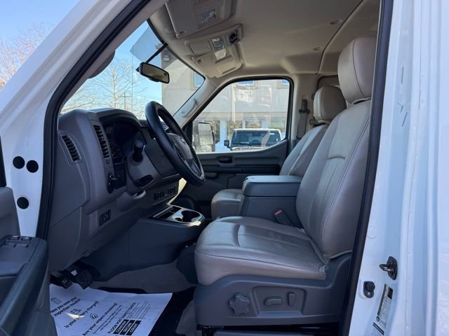 Used 2016 Nissan NV 3500 SL image 29