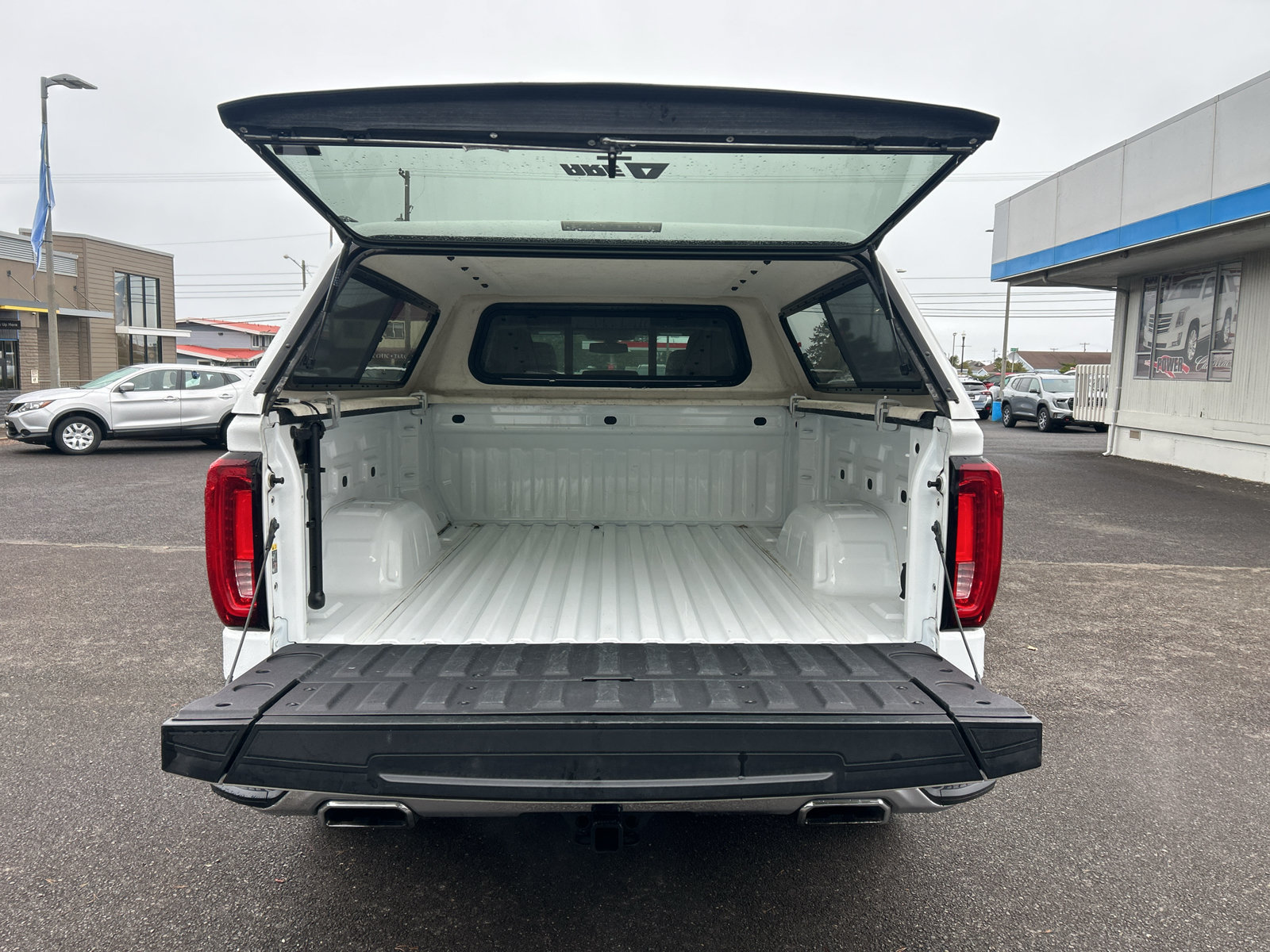 Used 2019 GMC Sierra 1500 SLT w/ SLT Premium Package AWD/4WD image 31