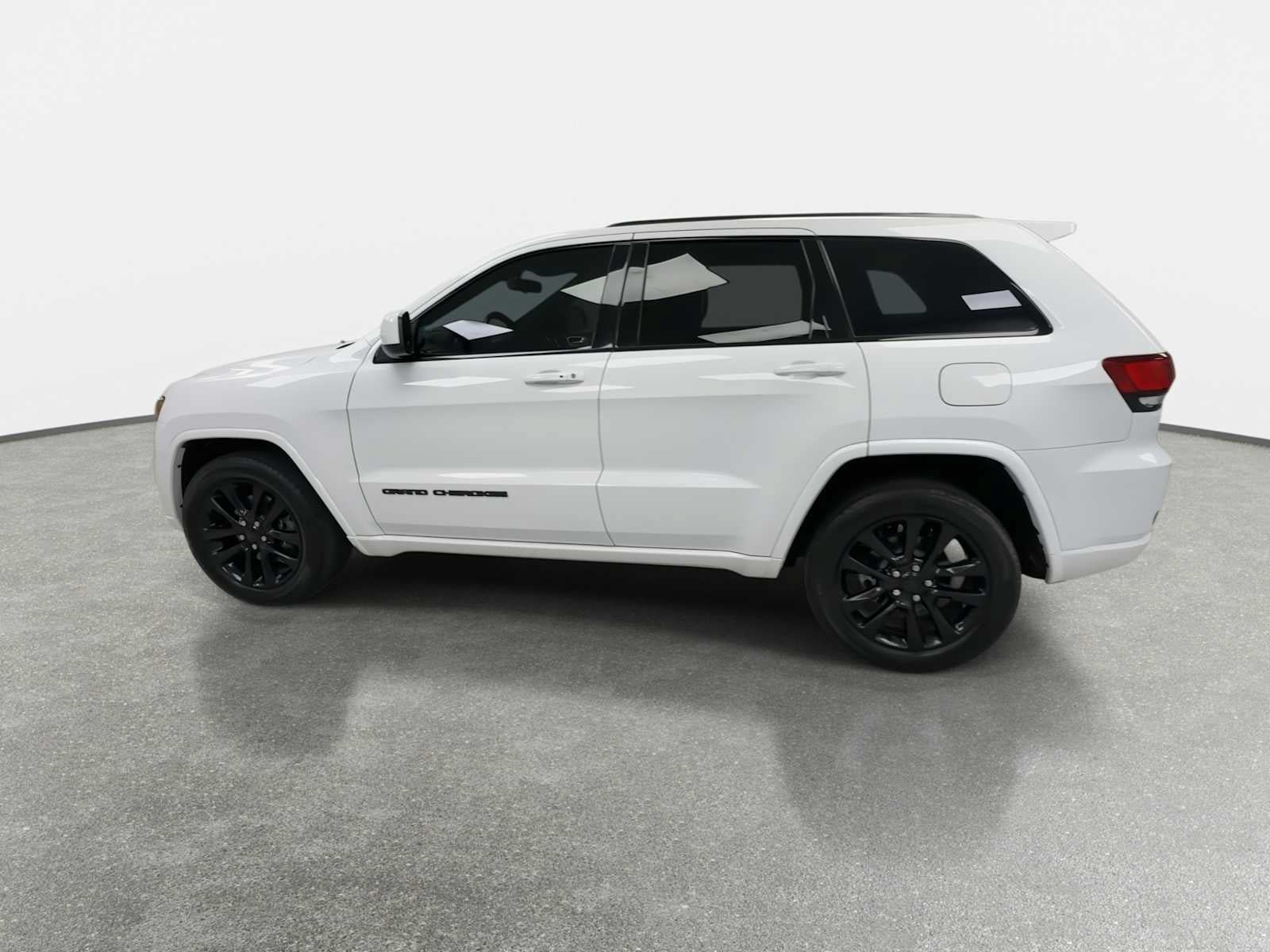 Used 2021 Jeep Grand Cherokee Laredo X AWD/4WD image 6
