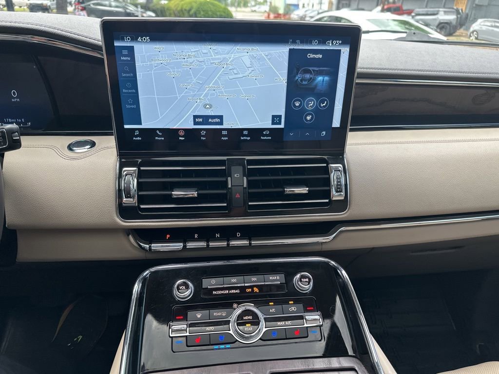 Used 2024 Lincoln Navigator Reserve image 14