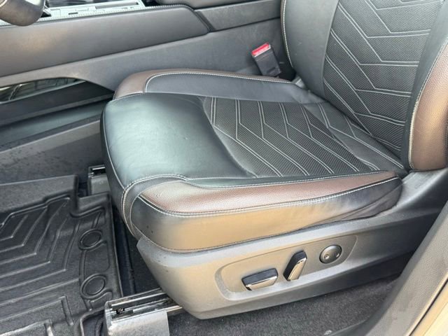 Used 2024 Nissan Pathfinder Platinum image 12