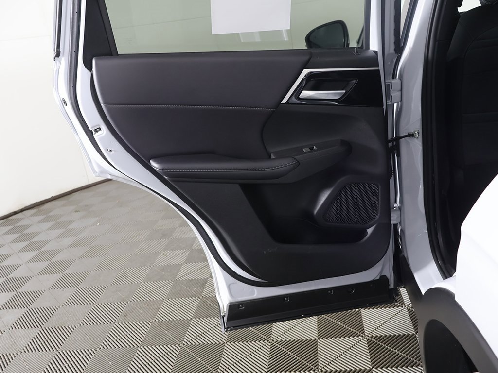 Used 2024 Mitsubishi Outlander SE image 25