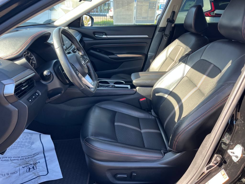Used 2023 Nissan Altima 2.5 SR FWD image 9