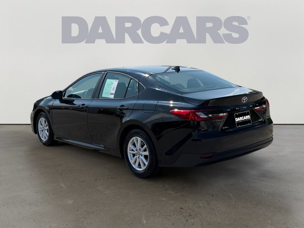 Used 2025 Toyota Camry LE FWD image 5