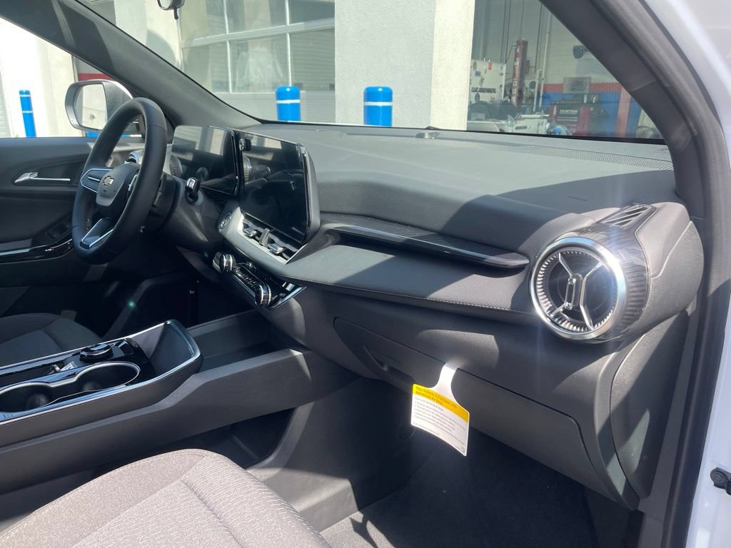 New 2027 Chevrolet Equinox LT AWD/4WD image 23