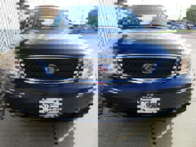 Used 2005 Ford Five Hundred SEL image 2