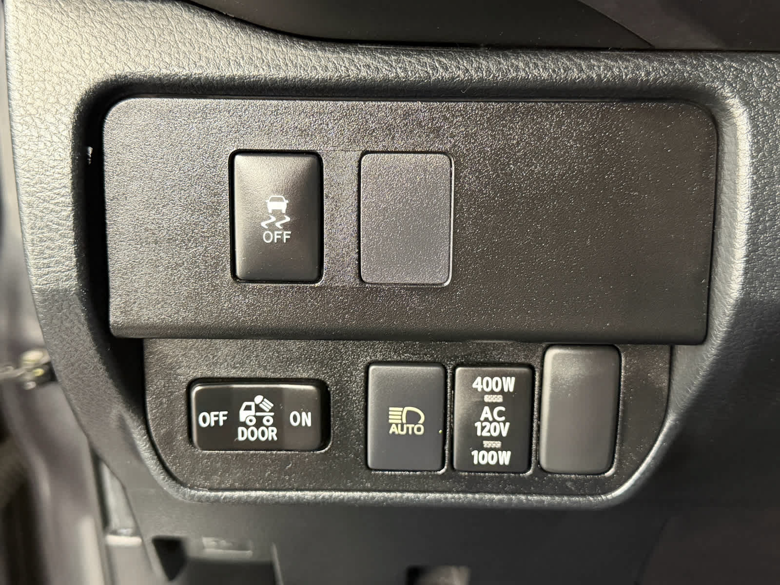 Used 2022 Toyota Tacoma TRD Off-Road w/ Technology Package RWD image 27