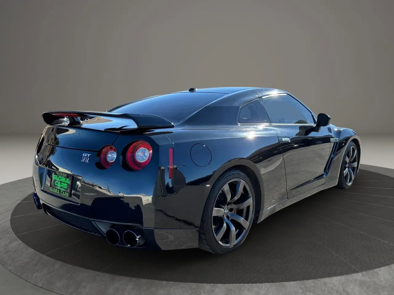 Used 2010 Nissan GT-R Premium image 5