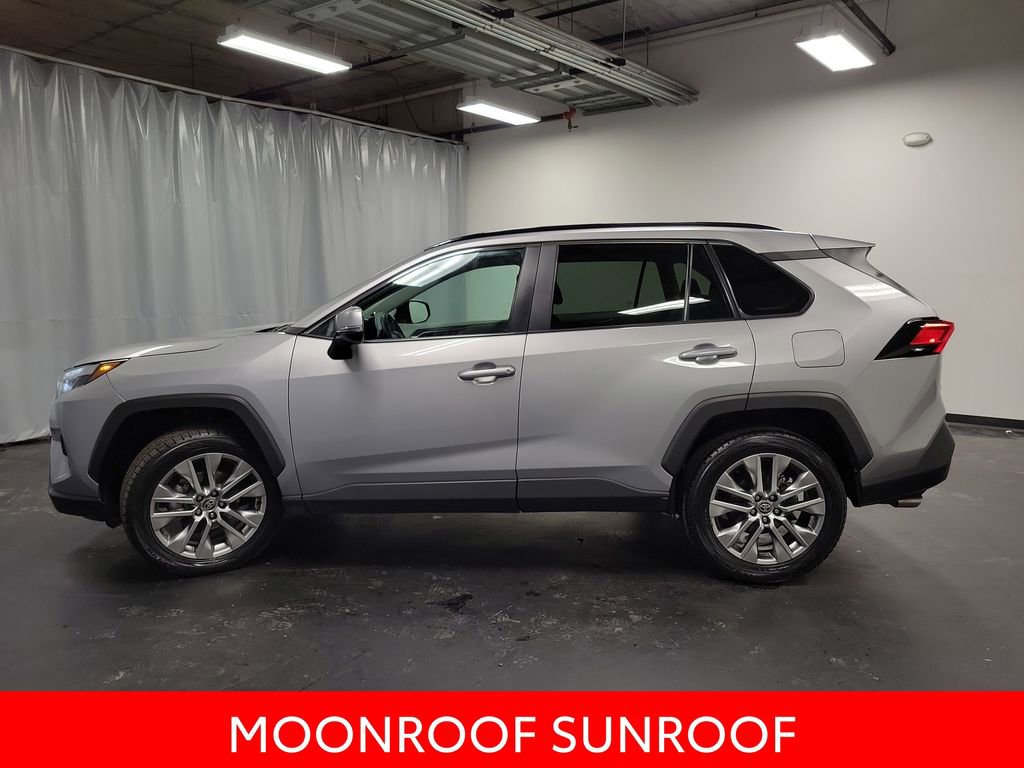 Used 2024 Toyota RAV4 XLE Premium image 5