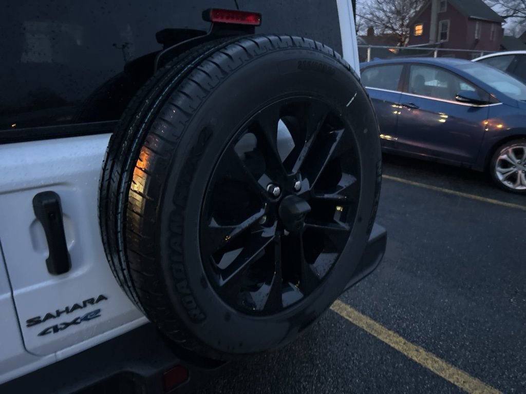 Used 2025 Jeep Wrangler Unlimited Sahara image 8