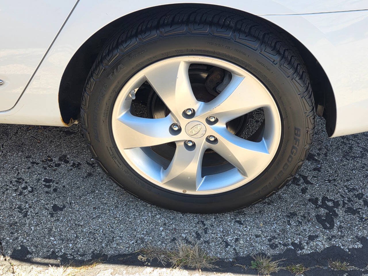 Used 2008 Kia Rondo EX FWD image 20