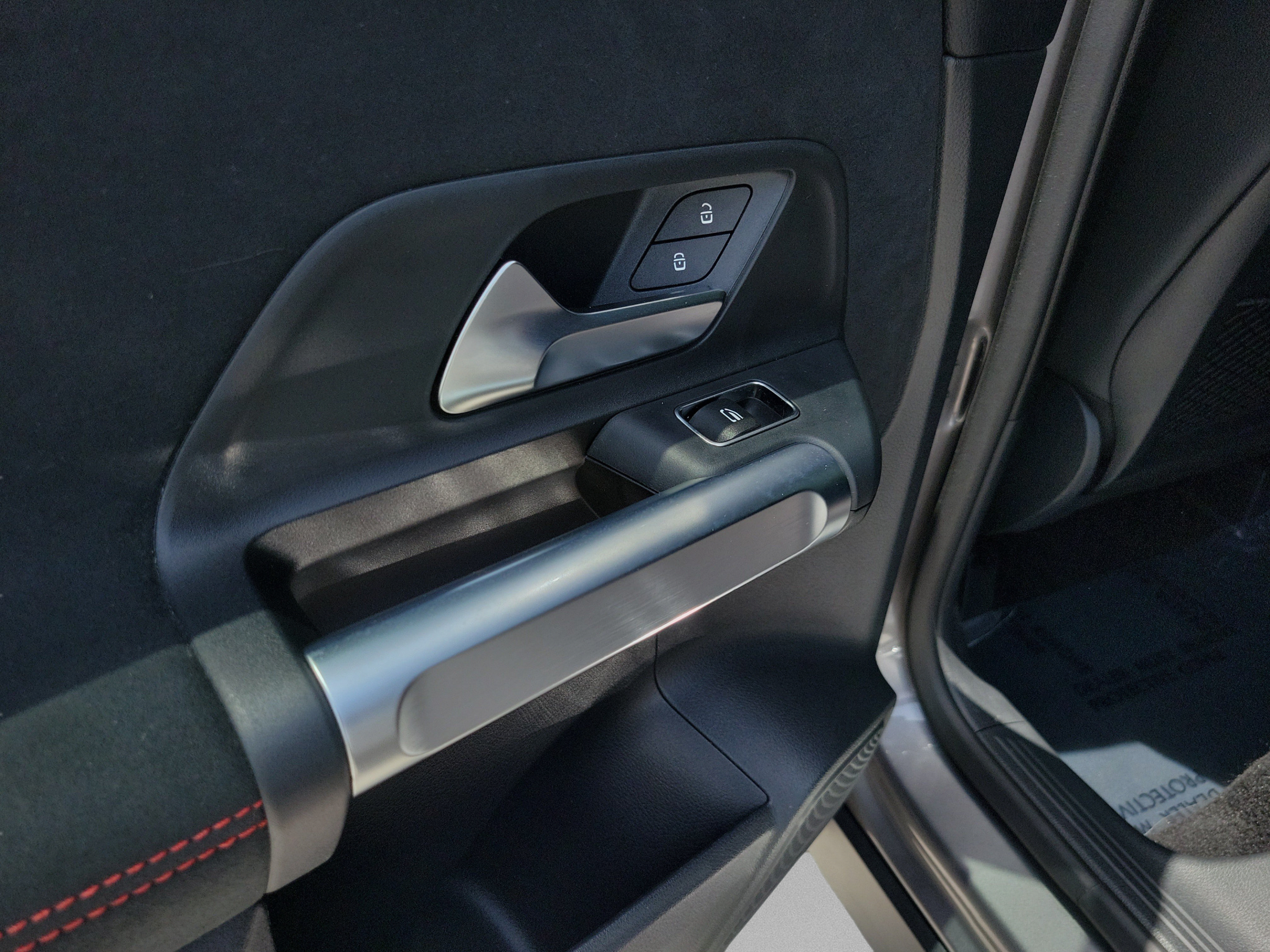 Used 2023 Mercedes-Benz GLB 250 image 8