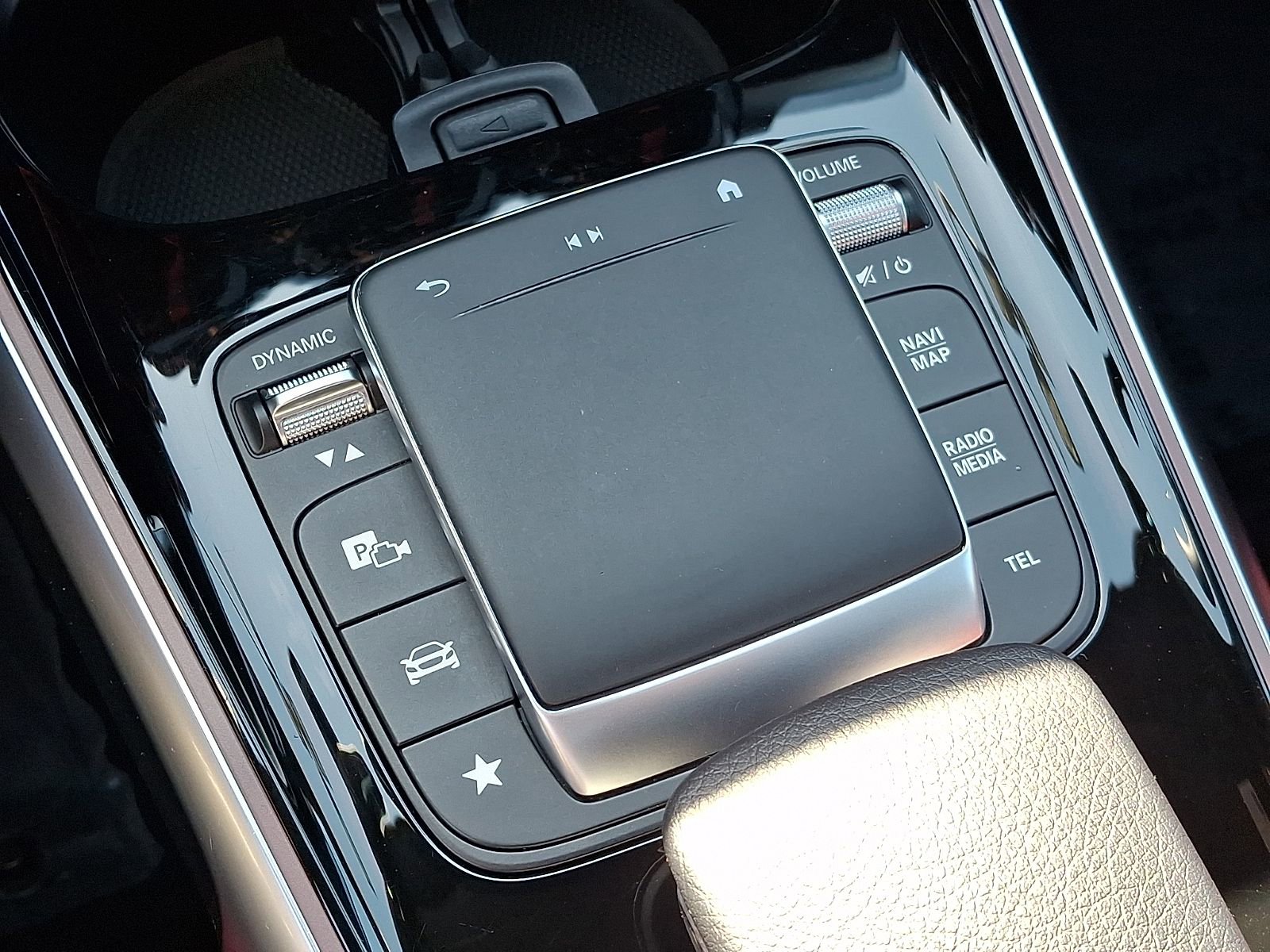 Certified 2021 Mercedes-Benz GLB 250 4MATIC image 25