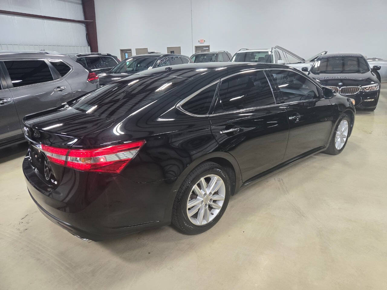 Used 2015 Toyota Avalon XLE FWD image 6