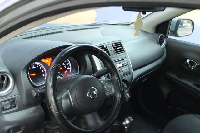 Used 2014 Nissan Versa SV FWD image 14