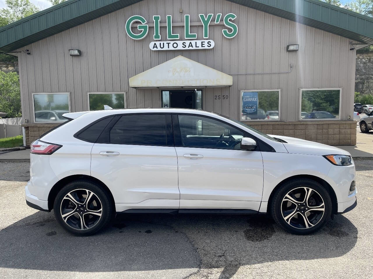 Used 2019 Ford Edge ST w/ Cold Weather Package AWD/4WD image 2