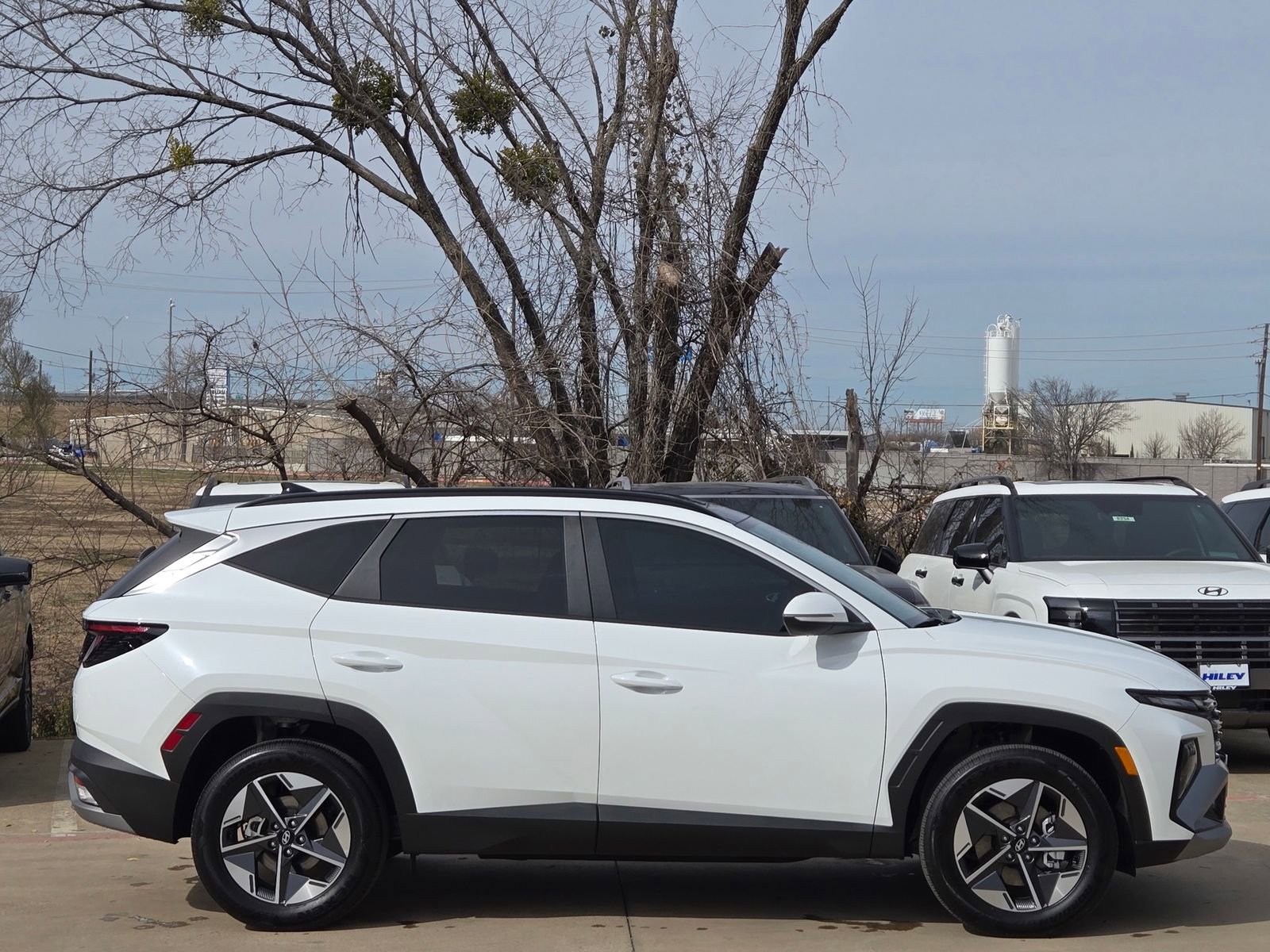 Certified 2025 Hyundai Tucson SEL w/ Tow & Go Package AWD/4WD image 3