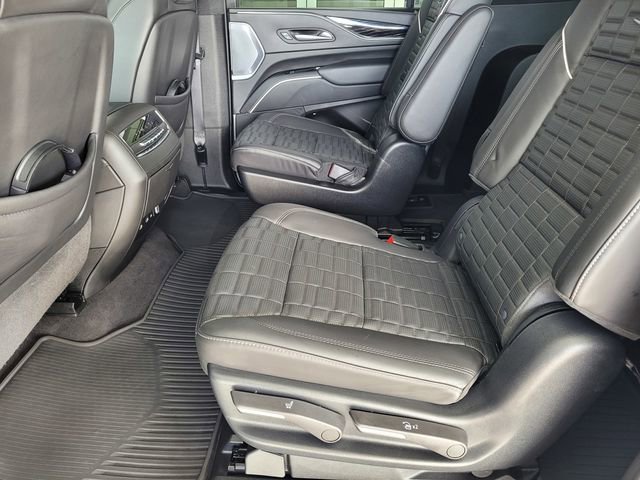 Certified 2023 Cadillac Escalade ESV V AWD/4WD image 15