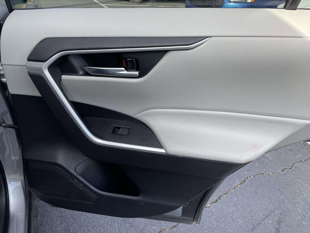 Used 2023 Toyota RAV4 XLE Premium image 45