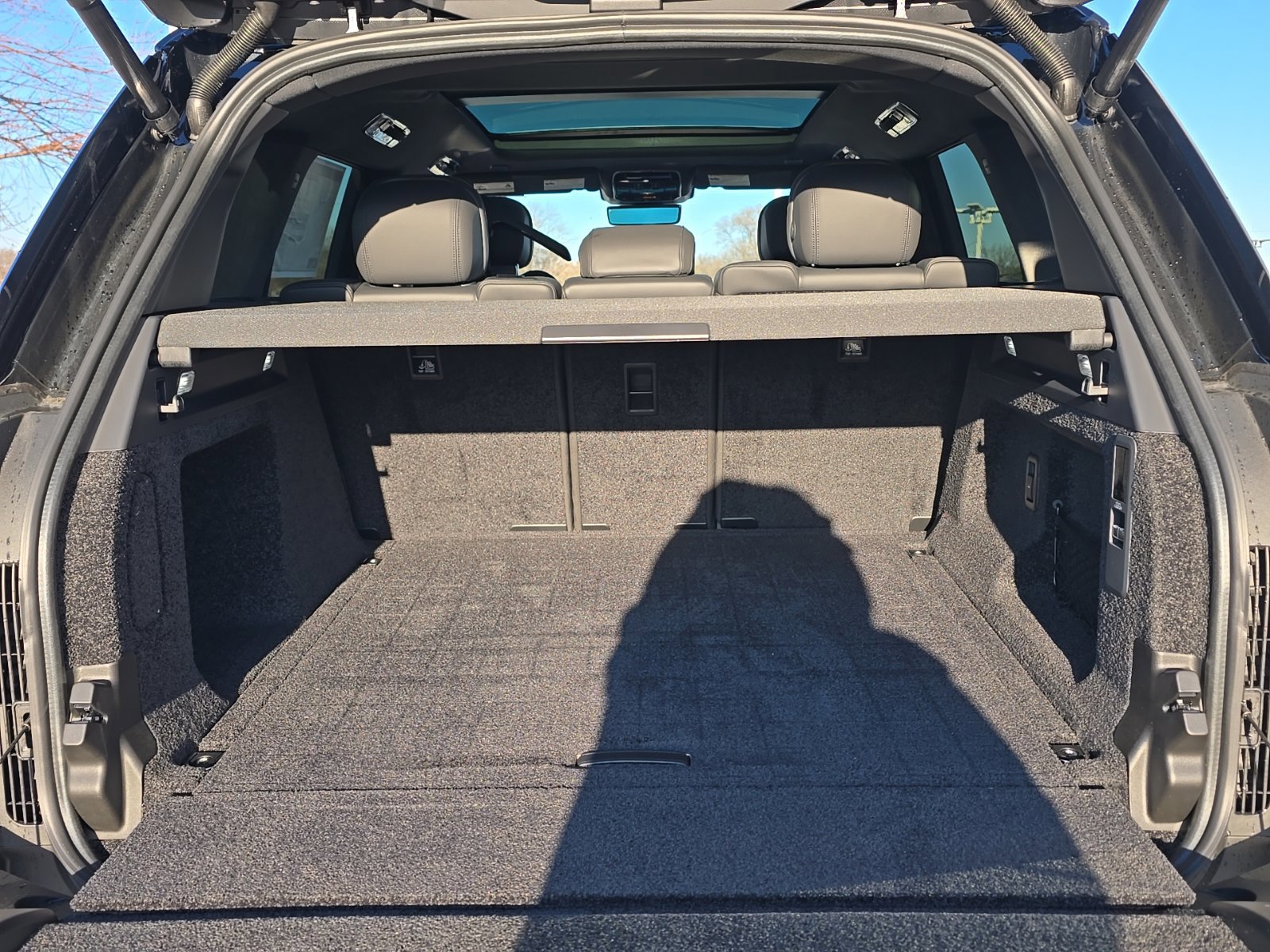 New 2026 Land Rover Range Rover SE image 25