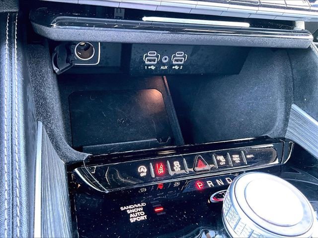 Used 2024 Jeep Wagoneer L Series II w/ Flexible Seating Group image 28