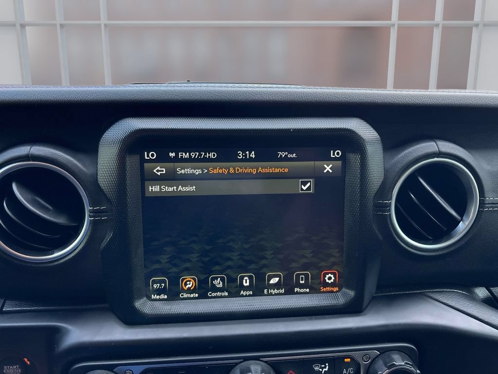 Used 2023 Jeep Wrangler Unlimited Sahara w/ Cold Weather Group AWD/4WD image 18