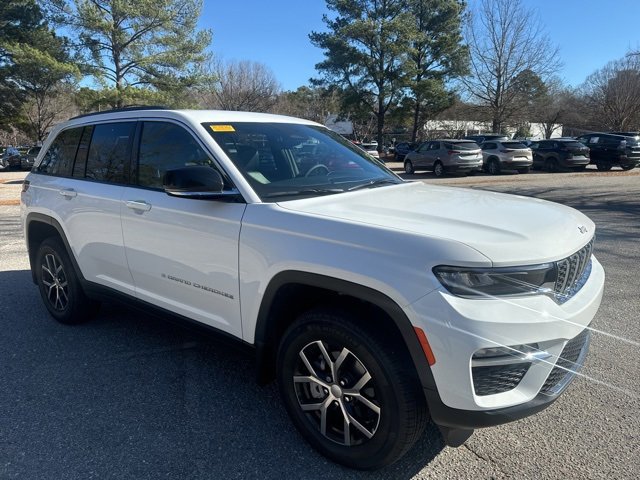 Used 2025 Jeep Grand Cherokee Limited w/ MOPAR Finishing Package image 7