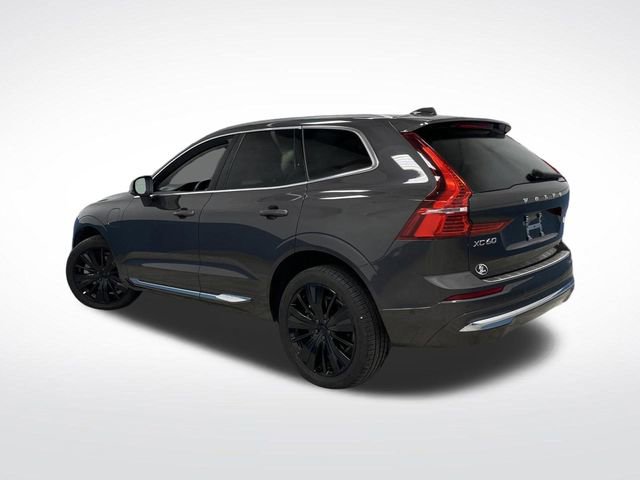 Used 2022 Volvo XC60 T8 Inscription w/ Advanced Package image 3