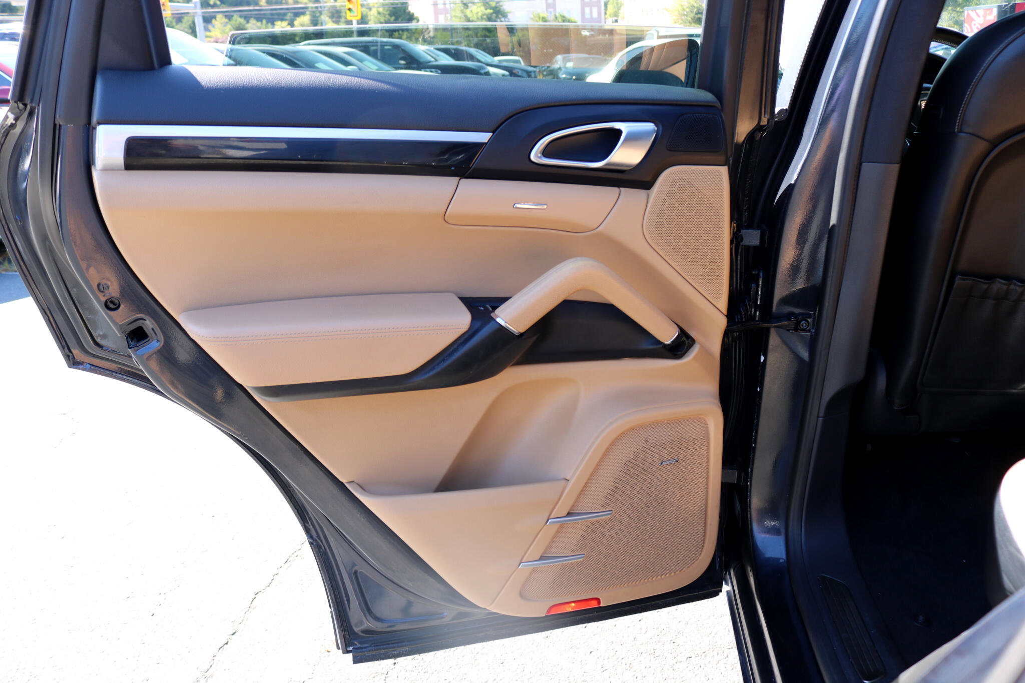 Used 2015 Porsche Cayenne S w/ Premium Package image 41