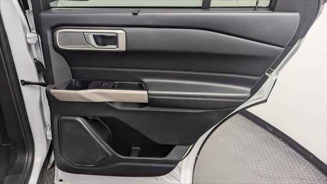 Used 2023 Ford Explorer Limited image 21