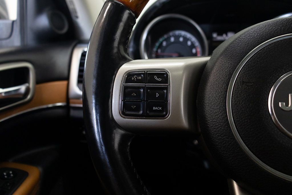 Used 2012 Jeep Grand Cherokee Overland AWD/4WD image 25