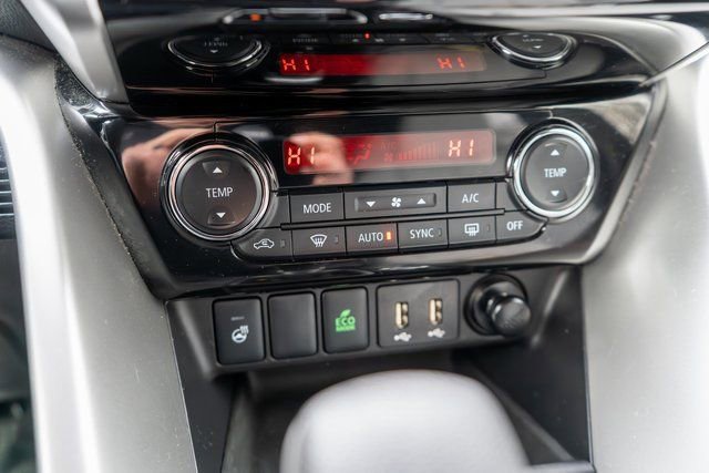 Used 2025 Mitsubishi Eclipse Cross Black Edition image 31