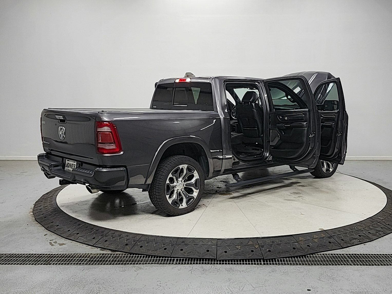 Used 2020 RAM 1500 Limited RWD image 16
