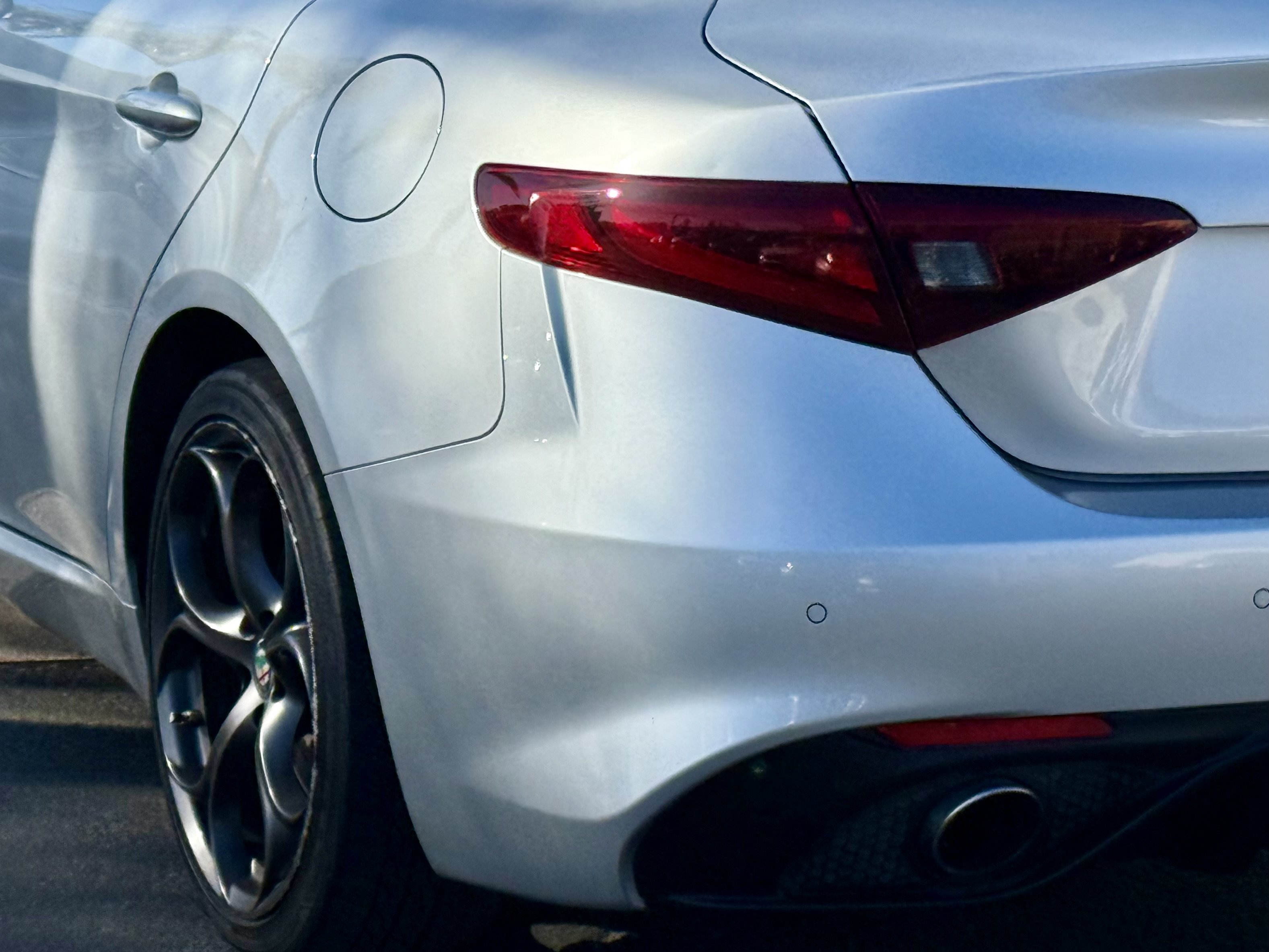 Used 2018 Alfa Romeo Giulia Ti Sport w/ Quick Order Package 22U Sport RWD image 11