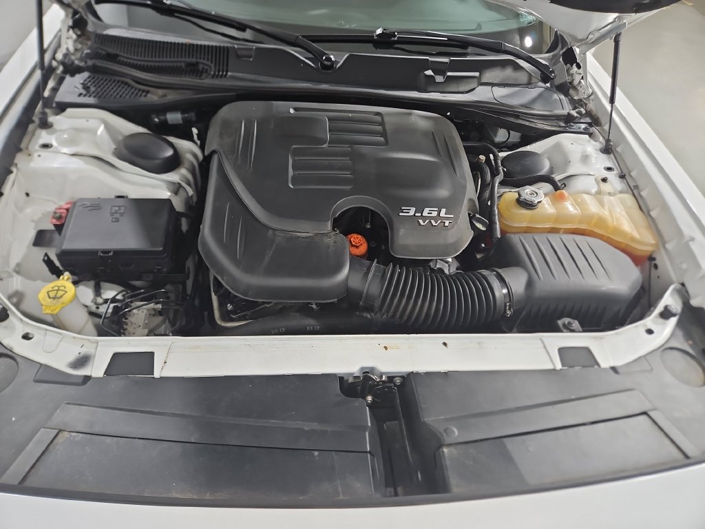 Used 2016 Dodge Challenger SXT w/ Driver Convenience Group RWD image 20